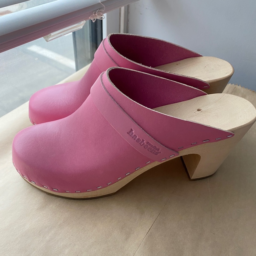 Pink Swedish Hasbeens!